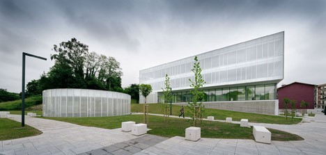 Adult Education Centre by 1004arquitectos