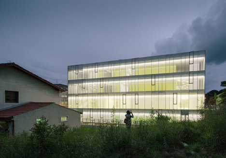 Adult Education Centre by 1004arquitectos