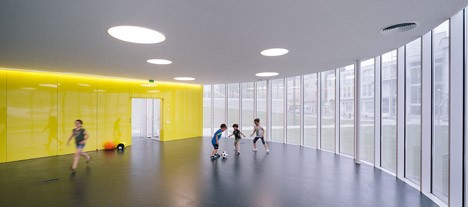 Adult Education Centre by 1004arquitectos