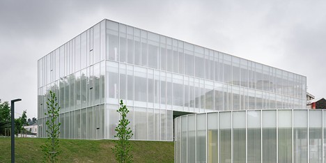 Adult Education Centre by 1004arquitectos