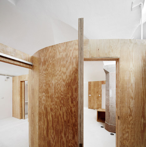 Apartment Tibbaut by Raul Sanchez
