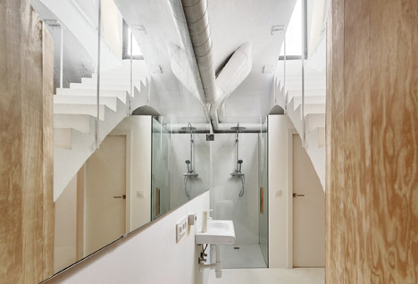 Apartment Tibbaut by Raul Sanchez