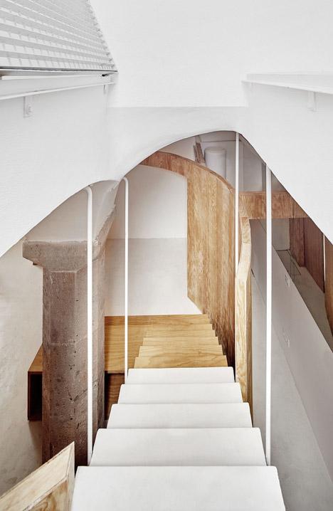 Apartment Tibbaut by Raul Sanchez