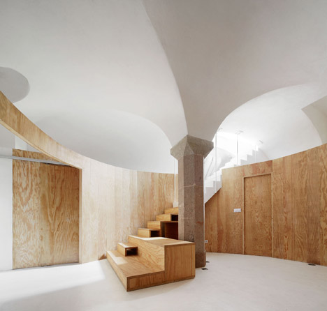 Apartment Tibbaut by Raul Sanchez
