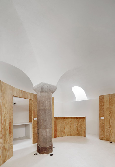 Apartment Tibbaut by Raul Sanchez