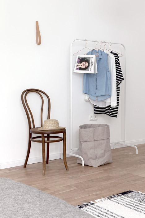 Apartment-styled-by-Sarah-Van-Peteghem_dezeen_468_6