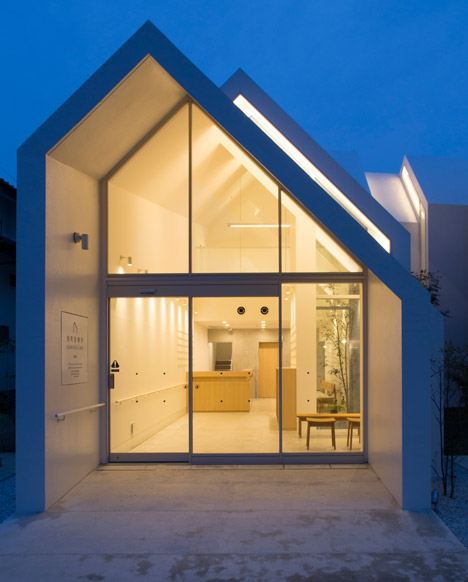 Asahicho Clinic by hkl studio