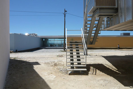 Auditório para Audiovisual by Eduardo Souto de Moura and Correia