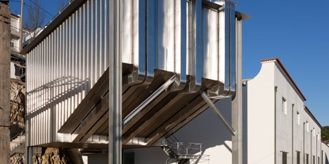 Auditório para Audiovisual by Eduardo Souto de Moura and Correia