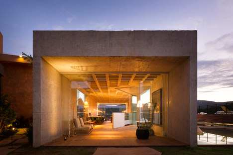 Bar-Pool-Gallery by BCMF Arquitetos + MACh