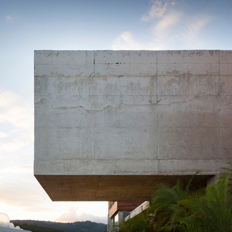 Bar-Pool-Gallery by BCMF Arquitetos + MACh