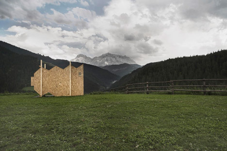 Camera Obscura by Mariano Dallago