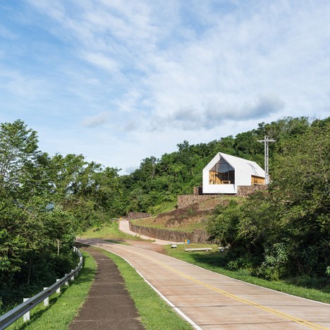 Capilla Santa Ana by Estudio Cella