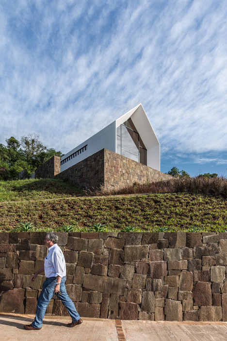 Capilla Santa Ana by Estudio Cella