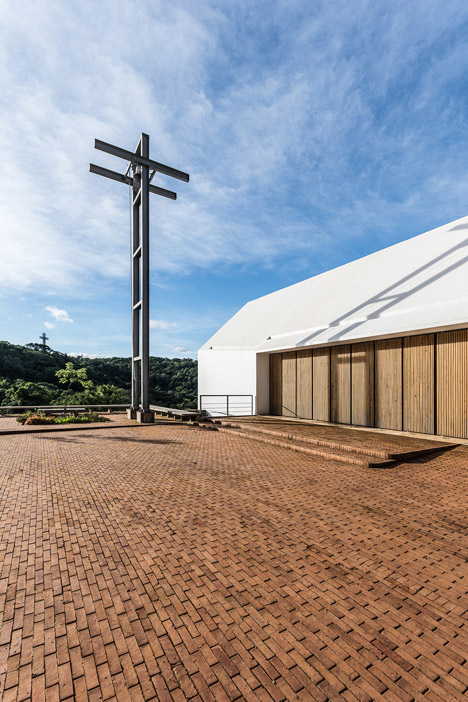 Capilla Santa Ana by Estudio Cella