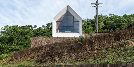 Capilla Santa Ana by Estudio Cella
