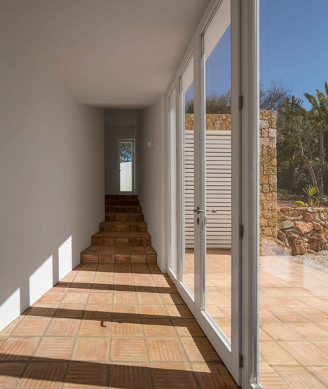 Casa Vale de Margem by Ultramarino Marlene Uldschmidt Architects