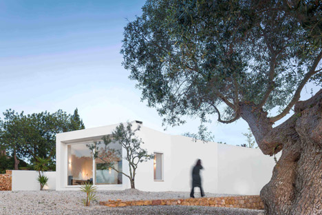 Casa Vale de Margem by Ultramarino Marlene Uldschmidt Architects