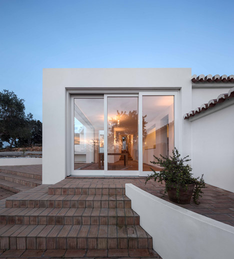 Casa Vale de Margem by Ultramarino Marlene Uldschmidt Architects