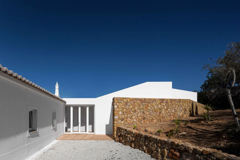 Casa Vale de Margem by Ultramarino Marlene Uldschmidt Architects