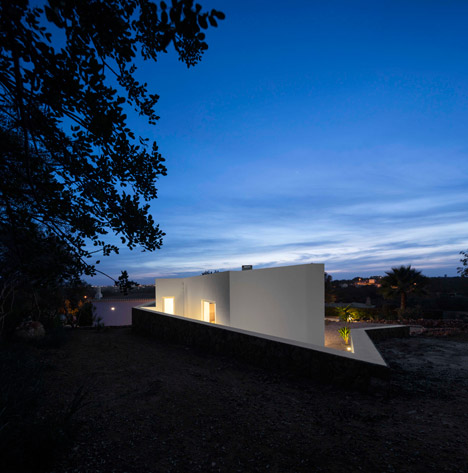 Casa Vale de Margem by Ultramarino Marlene Uldschmidt Architects