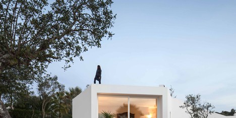 Casa Vale de Margem by Ultramarino Marlene Uldschmidt Architects