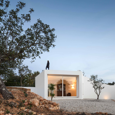 Casa Vale de Margem by Ultramarino Marlene Uldschmidt Architects