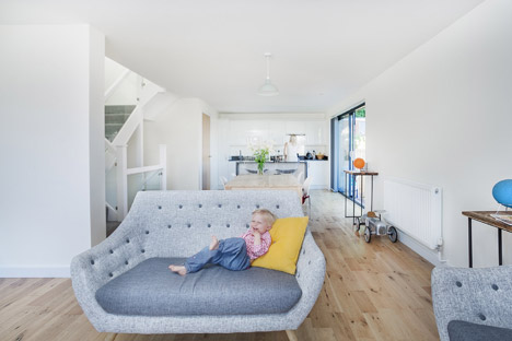 Cedar-Lodges-by-Adam-Knibb-Architects_dezeen_468_5