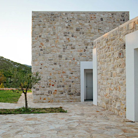 Country House by DVA Arhitekta