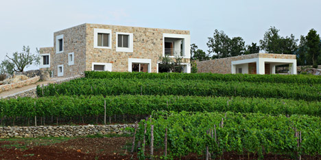 Country House by DVA Arhitekta