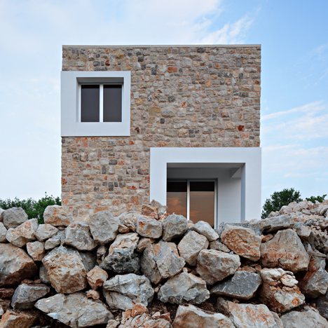 Country House by DVA Arhitekta