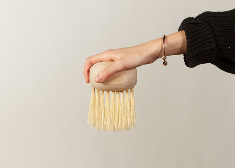 Ellie Birkhead brushes