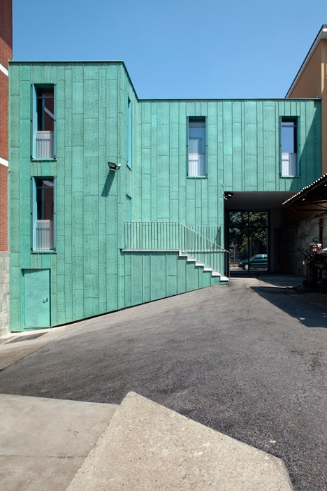 Expansion-of-the-Carabinieri-Station-in-Saluzzo-by-Maurizio-Bradaschia_dezeen_468_7