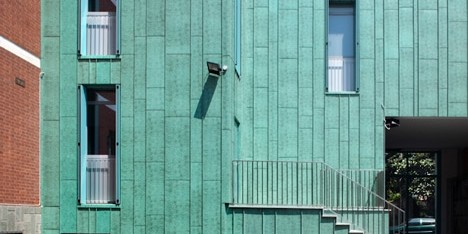 Maurizio Bradaschia adds green-painted extension to an Italian police station