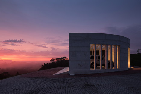HLM House by Bá
