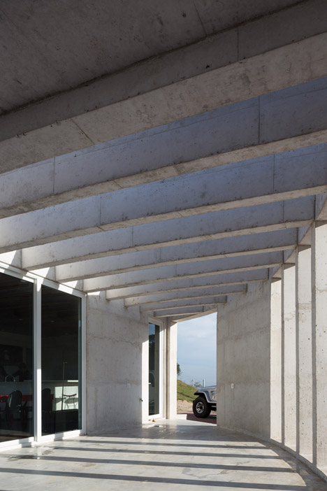 HLM House by Bá