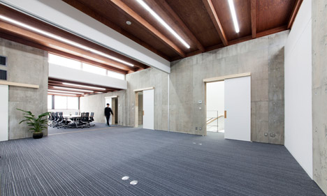 Katsuobushi Kumiai Office by Mizuno Architecture Design
