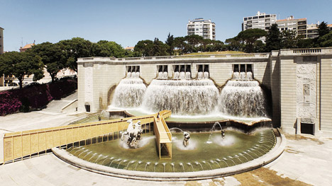 Lisbon Falls installation by Marcelo Dantas at Lisbon's Fonte Luminosa