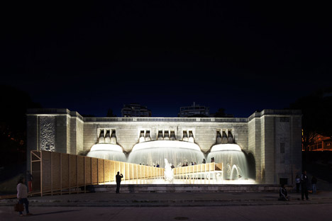 Lisbon Falls installation by Marcelo Dantas at Lisbon's Fonte Luminosa