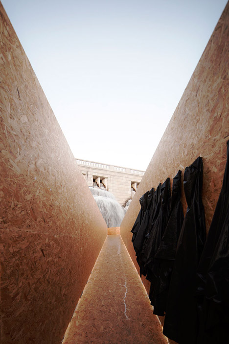 Lisbon Falls installation by Marcelo Dantas at Lisbon's Fonte Luminosa