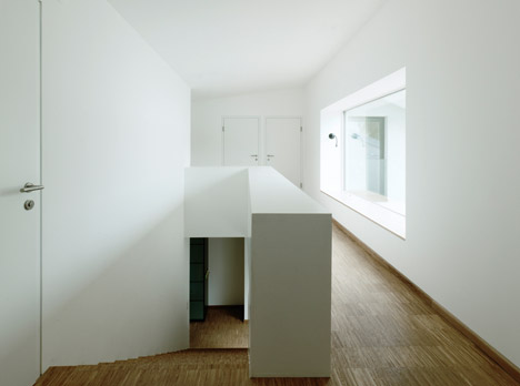 Low Budget brick house by Triendl und Fessler Architekten