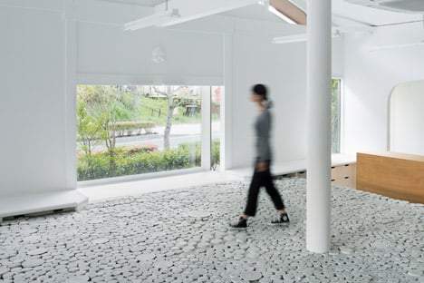 Maruhiro by Yusuke Seki Design Studio