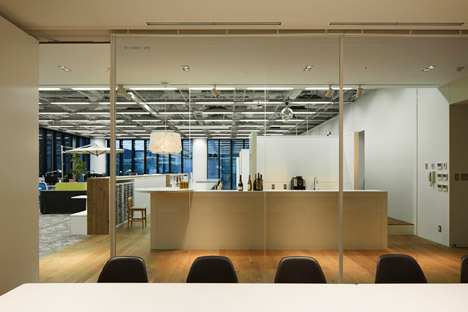 Osaka office by Nikken Space Design