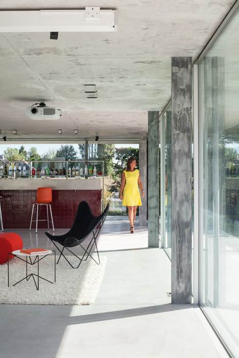 Poolhouse by Lieven Dejaeghere