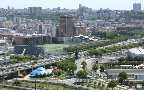 Jules Ladoumègue Sports Centre by Dietmar Feichtinger Architectes