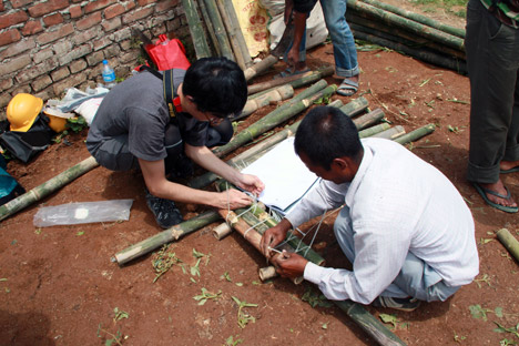 Temporary shelter for Nepal earthquake victims by Charles Lai and Takehiko Suzuki