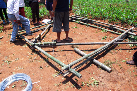 Temporary shelter for Nepal earthquake victims by Charles Lai and Takehiko Suzuki