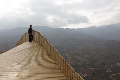 The Warp by John Lin and Olivier Ottevaere
