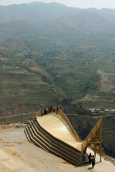 The Warp by John Lin and Olivier Ottevaere