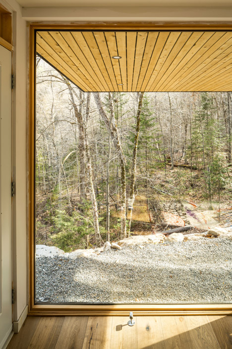 Val Des Monts by Christopher Simmonds Architect